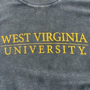 West Virginia Universityrsity sweatshirt in medium